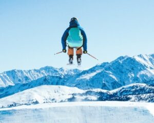 Нощувка на човек със закуска и вечеря в хотел Теменуга, Паничище