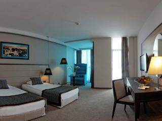 Луксозна лятна почивка 2025 Ultra All до 09.07 с включени чадър и шезлонг на плажа в хотел Астера - Image 5