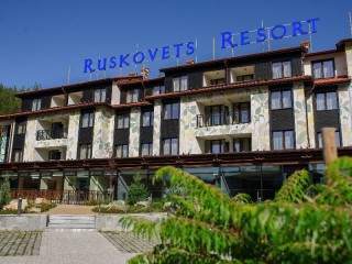 Уникален Пирински комплекс с минерален басейн, апартамент с вечери за двама през уикенда в Русковец Резорт, Добринище