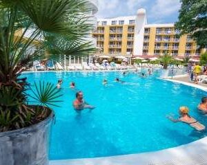 Лято 2025 на море в Сън Палас, All Inclusive 
 до 14.07 в центъра на Слънчев бряг