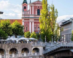 Постойна - Плитвишки езера - Загреб -Любляна