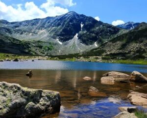 Екскурзия до Рилския манастир и Седемте рилски езера! Автобусен транспорт от София + 1 нощувка със закуска и вечеря на човек