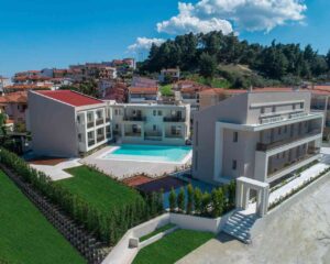 5 дни със закуска за двама през юни 2026 в Mirablue Luxury Residences