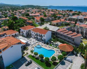 5 дни за двама полупансион през юни 2026 в Acrotel Lily Ann Village