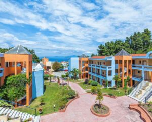 5 дни полупансион за двама през септември в Atrium Hotel