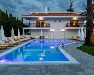 5 дни със закуска за двама през септември в Blue Bay Hotel - N. Iraklitsa