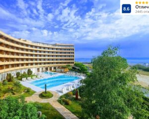 Лято на 1-ва линия в Гранд хотел Поморие*****! Нощувка на човек със закуска и вечеря* + басейни и СПА пакет