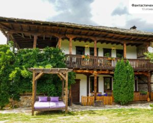 Лято в Лещен! Нощувка на човек + басейн от Къща за гости Панорама хаус