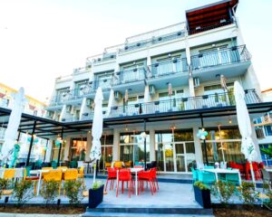 Нощувка на човек в хотел Тренд, Равда