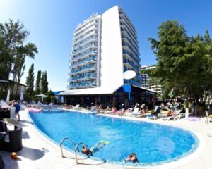 Нощувка за двама със закуска и вечеря в хотел Палас ***, Слънчев бряг. Дете до 12г. - БЕЗПЛАТНО!