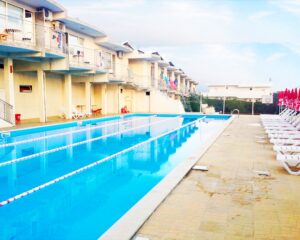 Лято в Бяла! Нощувка на човек и ползване на басейн от Хотел Москояни