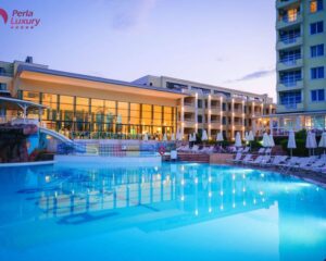 Нощувка на човек на база All Inclusive + шезлонг и чадър на плажа + безплатен вход за Аквапланет Приморско от хотел Перла Бийч Лъкшъри&Голд*****, Приморско