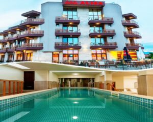 2 или 3 нощувки на човек със закуски + басейн и релакс зона в хотел Алиса, Павел баня