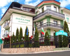 Нощувка на човек в хотел Дарлинг, Драгалевци. Дете до 12г – безплатно!