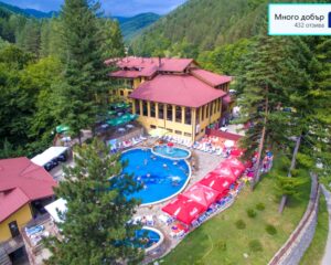 Нощувка на човек със закуска, обяд* и вечеря + външен басейн с минерална вода и релакс зона от хотел Балкан, с. Чифлик