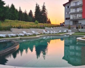 Нощувка на човек със закуска или закуска и вечеря в къща за гости Хисарски, Сърница