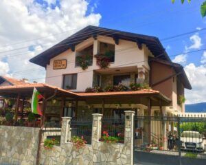 Нощувка на човек + сауна и солна стая от къща за гости Мурите, Сапарева баня