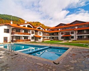 Нощувка със закуска за ДВАМА + басейн, саунa и парна баня от хотел Планината, Рибарица