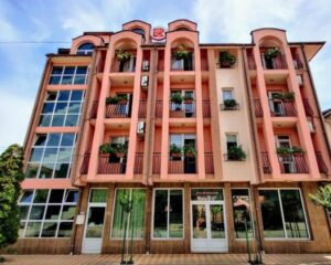 Нощувка за 2, 3 или 4 човека в Арт вила Розалия, Равда