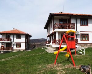 Нощувка за четирима в мезонет от Къщи за гости Иванини къщи, Трявна