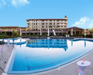 Почивка в хотел Севтополис Балнео и СПА****, Павел баня! Нощувка на човек със закуска и вечеря + басейн с МИНЕРАЛНА вода и СПА пакет