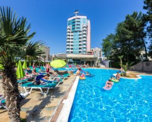 01.05-09.06 на първа линия в Слънчев бряг! Нощувка за двама на база All Inclusive + анимация за деца и възрастни в Гранд хотел Съни бийч****. Дете до 12г. - БЕЗПЛАТНО!