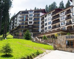 Пролет в Пампорово! Нощувка на човек със закуска в Комплекс Неро