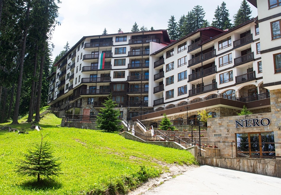 Пролет в Пампорово! Нощувка на човек със закуска в Комплекс Неро