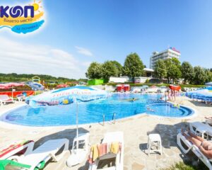 Ранни записвания за море 2025 на 100 метра от Южния плаж в Китен! Нощувка на човек със закуска и вечеря + басейн в хотел КООП Китен