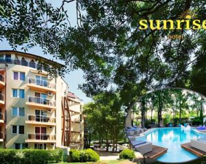 Топ сезон в Приморско! Нощувка за ДВАМА на база All Inclusive + басейн в хотел Сънрайз