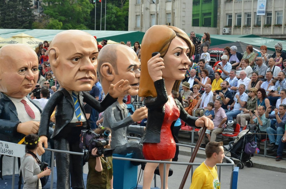 Екскурзия за карнавала на хумора и сатирата в Габрово с посещение на Етъра и Соколски манастир - Image 9