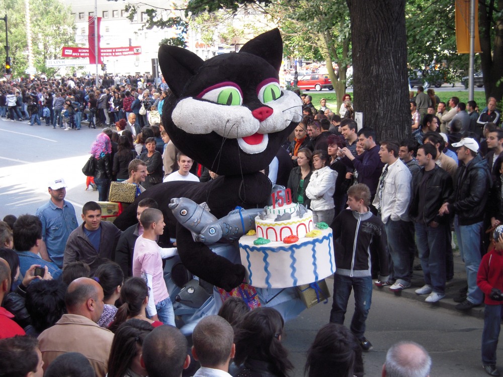 Екскурзия за карнавала на хумора и сатирата в Габрово с посещение на Етъра и Соколски манастир - Image 8