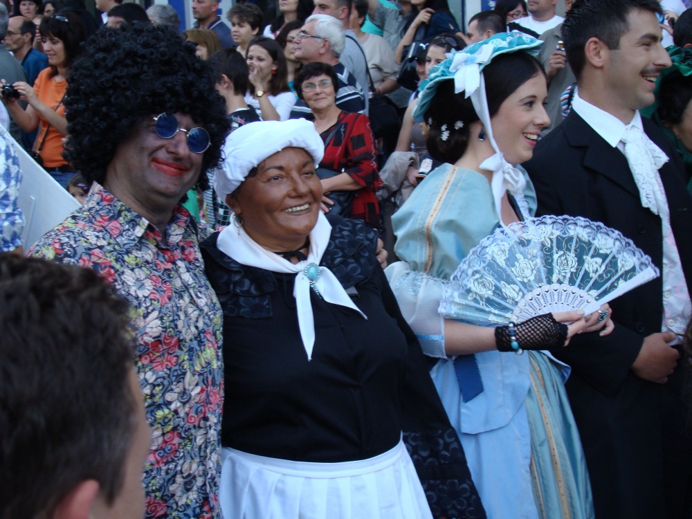 Екскурзия за карнавала на хумора и сатирата в Габрово с посещение на Етъра и Соколски манастир - Image 7