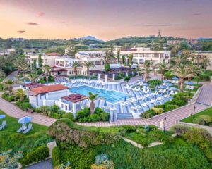 5 дни полупансион за двама през юни 2026 в Creta Royal Hotel