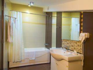 ТОП оферта за Нова година, 2 нощувки с Празнична вечеря в хотел Радинас Уей, Боровец - Image 3