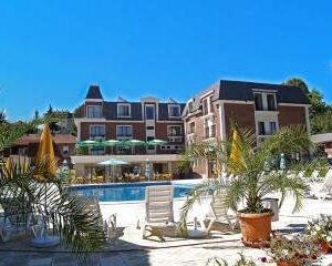 Незабравима Нова година в Троян, 3 дни с Празнична вечеря в Хотел Шато Монтан