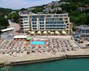 3 дни All inclusive за Нова година с минерален басейн в Роял Гранд Хотел и Спа, Каварна