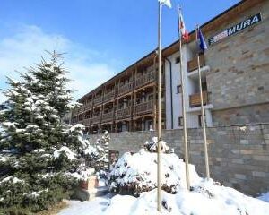 Нова Година в Банско, 4 дни с Гала вечеря в Happy End après ski bar от хотел Мура