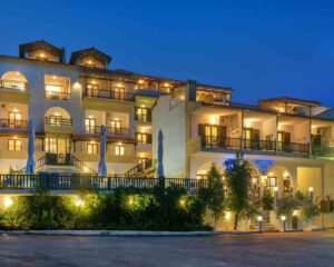 5 дни със закуски за двама през юни 2026 в Leandros Hotel Chalkidiki