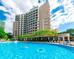 Лято 2026 All inclusive с плаж цена на човек до 30.06 и след 27.08 в Хотел Белвю, Сл. бряг