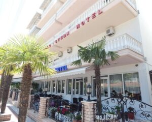 5 дни със закуска за двама през юни 2026 в Gold Stern Hotel